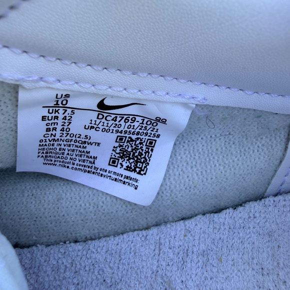 Nike Blazer Low ‘77 White and Light Gray Athletic Shoes - Picture 4 of 6